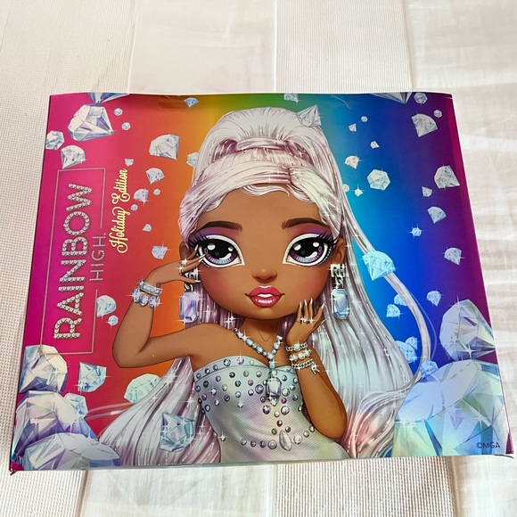 Roxie Grand Rainbow High Holiday Edition Collector Fashion Doll Limited NIB - Picture 3 of 5